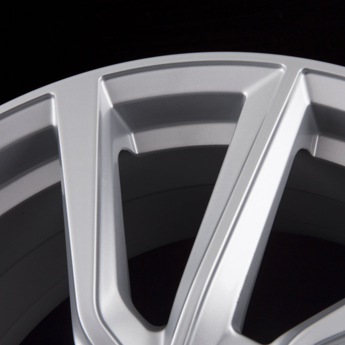 Avus Racing AC-518 hyper silver Alufelge 8x19 Zoll ET40 LK 5x114.3 ML73.1 – Bild 6