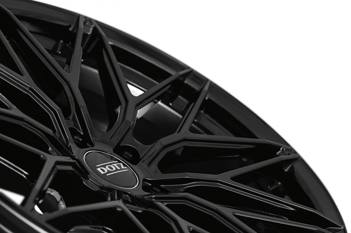 Dotz Suzuka black 8x18 ET35 - LK5/120 ML72.6