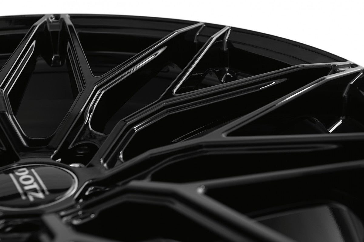 Dotz Suzuka black 9.5x19 ET40 - LK5/120 ML72.6