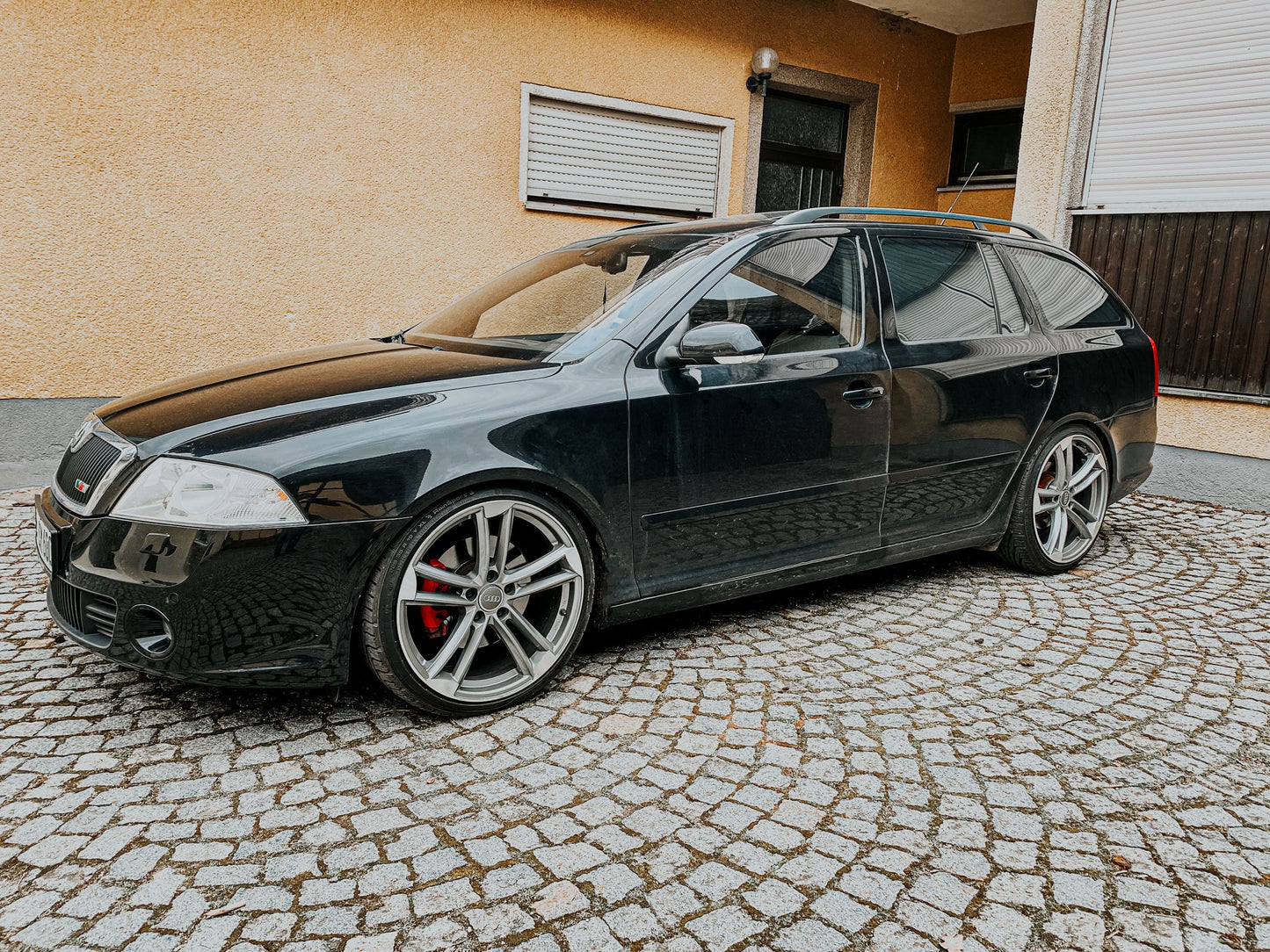 2DRV WH27 daytona grau hochglanzpoliert 8x18 ET35 - LK5/112 ML66.6