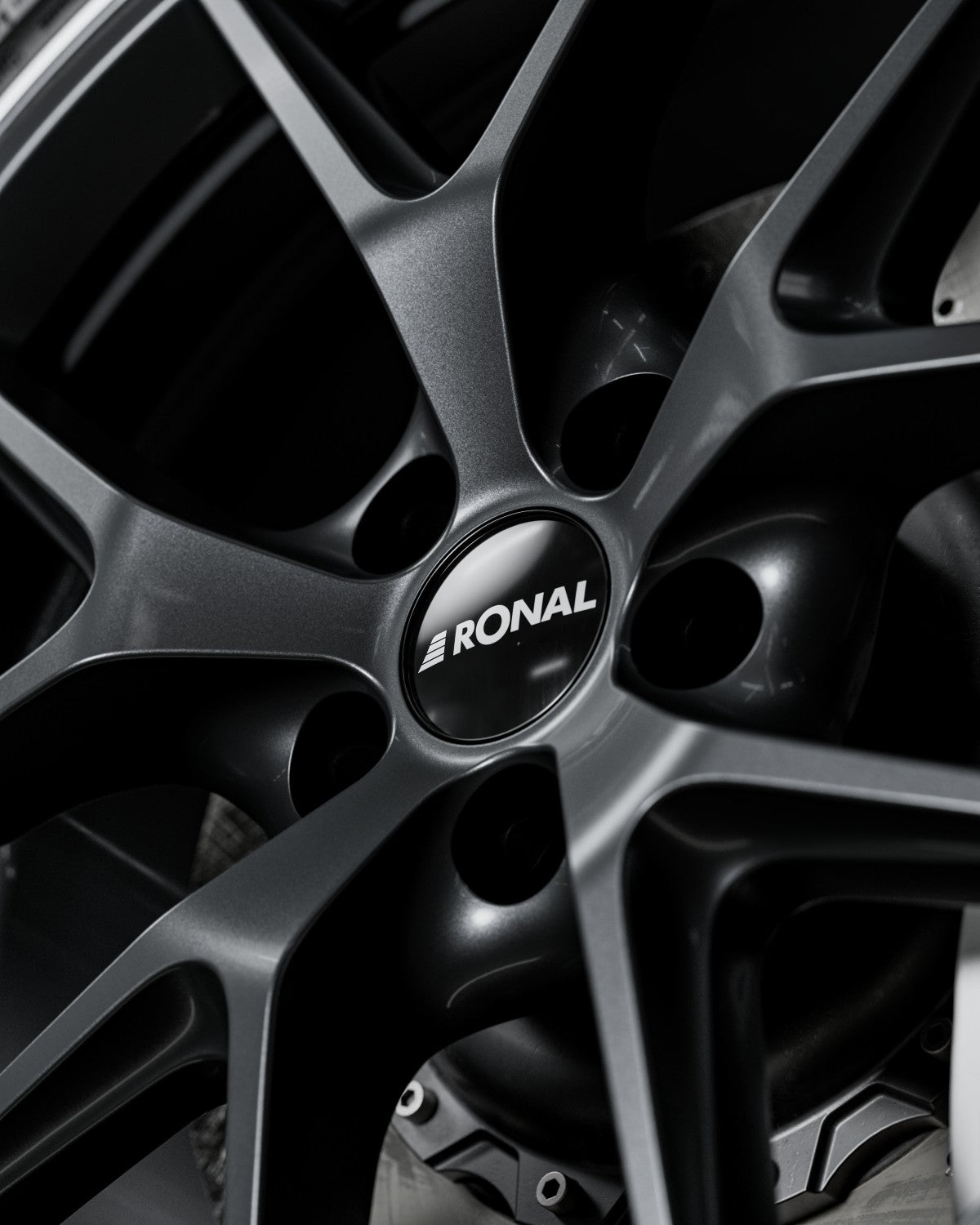 Ronal R75 jetblack-matt-hornkopiert 8x19 ET48.1 - LK5/112 ML66.5