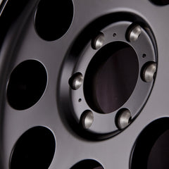 DELTA 4x4 Klassik Black Matt Alufelge 8x17 Zoll ET25 LK 6x139.7 ML67.1