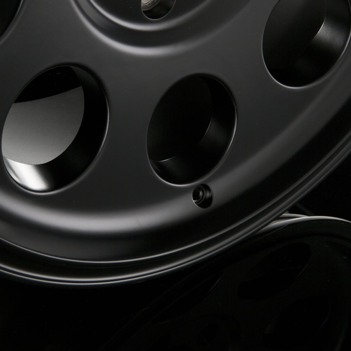 DELTA 4x4 Klassik Black Matt Alufelge 8.5x18 Zoll ET45 LK 5x130 ML78.1 – Bild 3