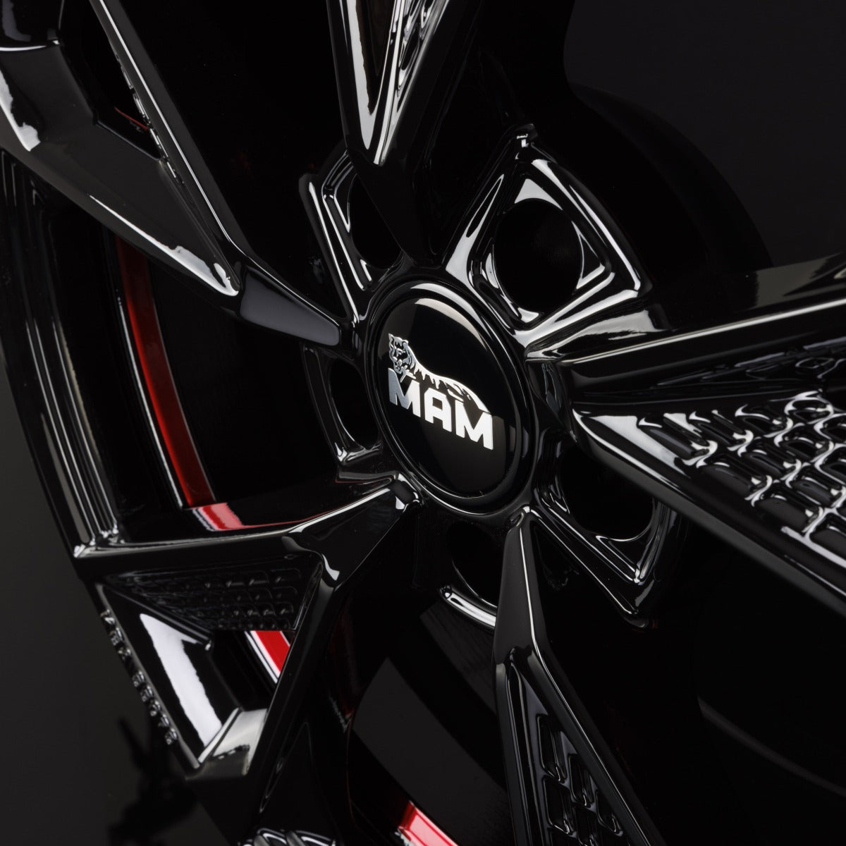 MAM RS6 black painted red inside Alufelge 8.5x20 Zoll ET45 LK 5x114.3 ML72.6 – Bild 5