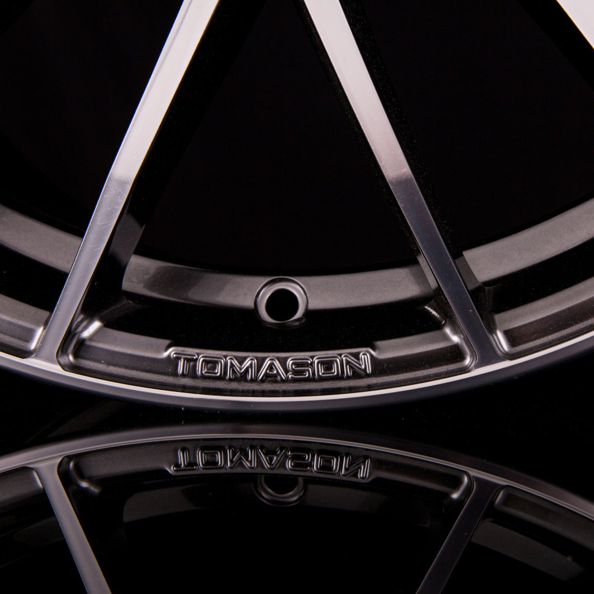Tomason TN26 Light dark hyperblack polished Alufelge 8.5x19 Zoll ET45 LK 5x114.3 ML72.6 – Bild 6
