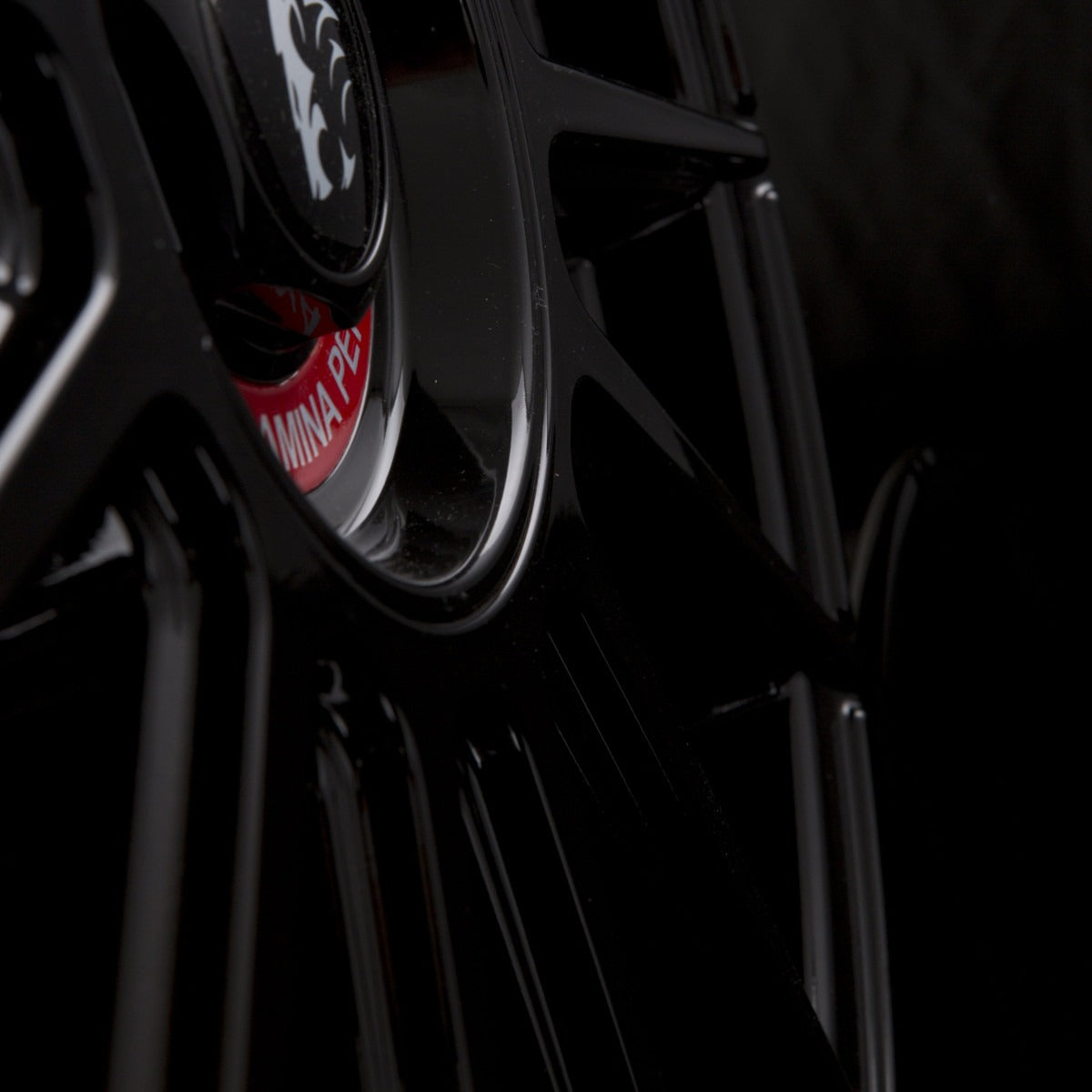 Damina Performance DM09 Black Painted Red Ring Alufelge 8x18 Zoll ET30 LK 5x112 ML72.6 – Bild 5