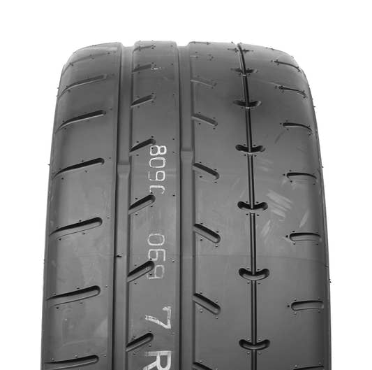Yokohama Advan A052 XL (Semi-Slick) 265/40 R19 102Y – Bild 2