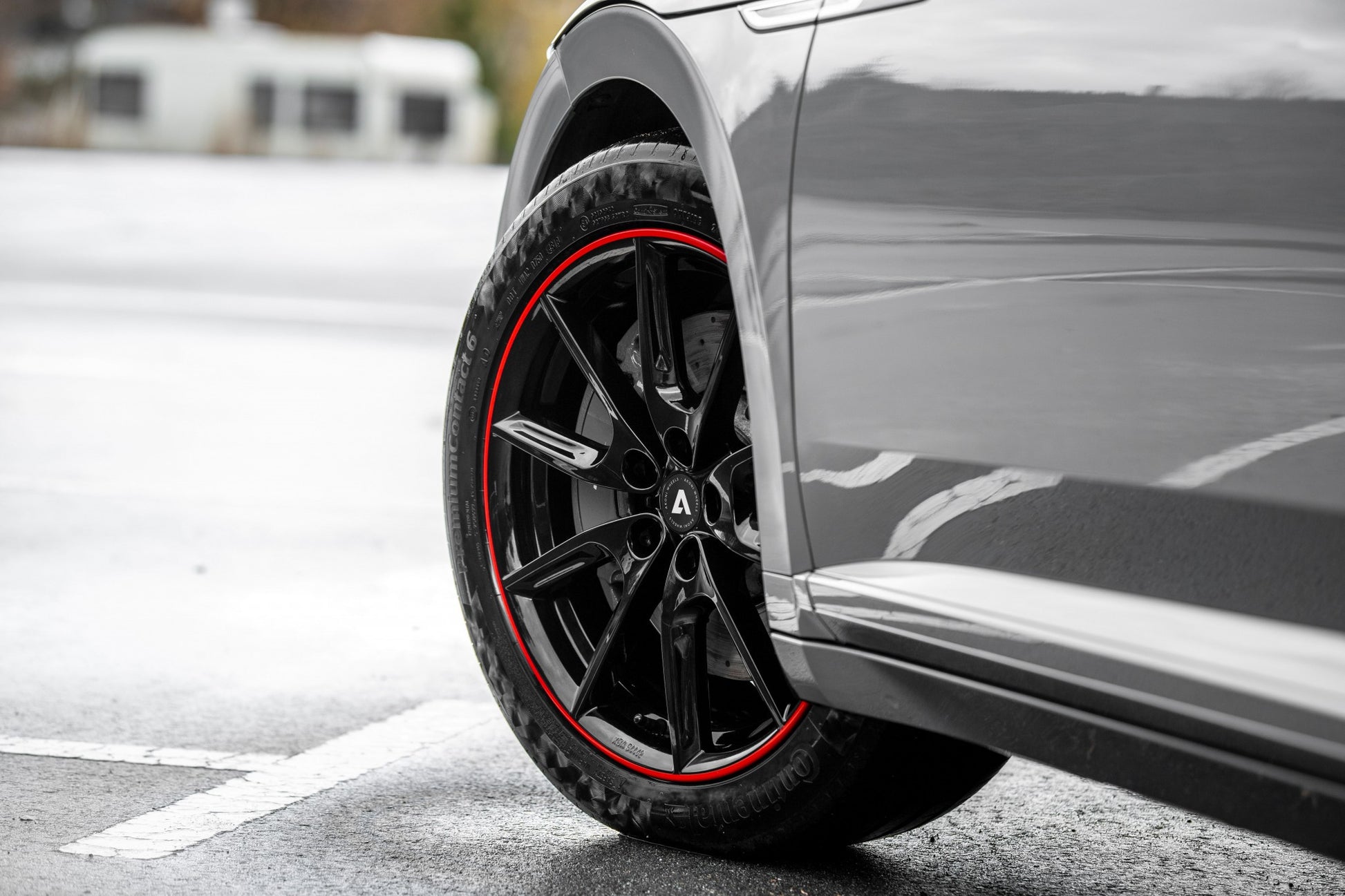 Akoni AK09 black glossy rim red Alufelge 8x19 Zoll ET45 LK 5x108 ML72.5 – Bild 5