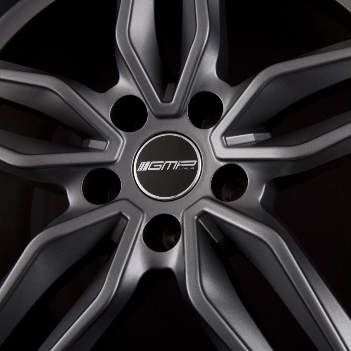 GMP Fasten anthracite matt Alufelge 8x18 Zoll ET40 LK 5x108 ML73.1 – Bild 6