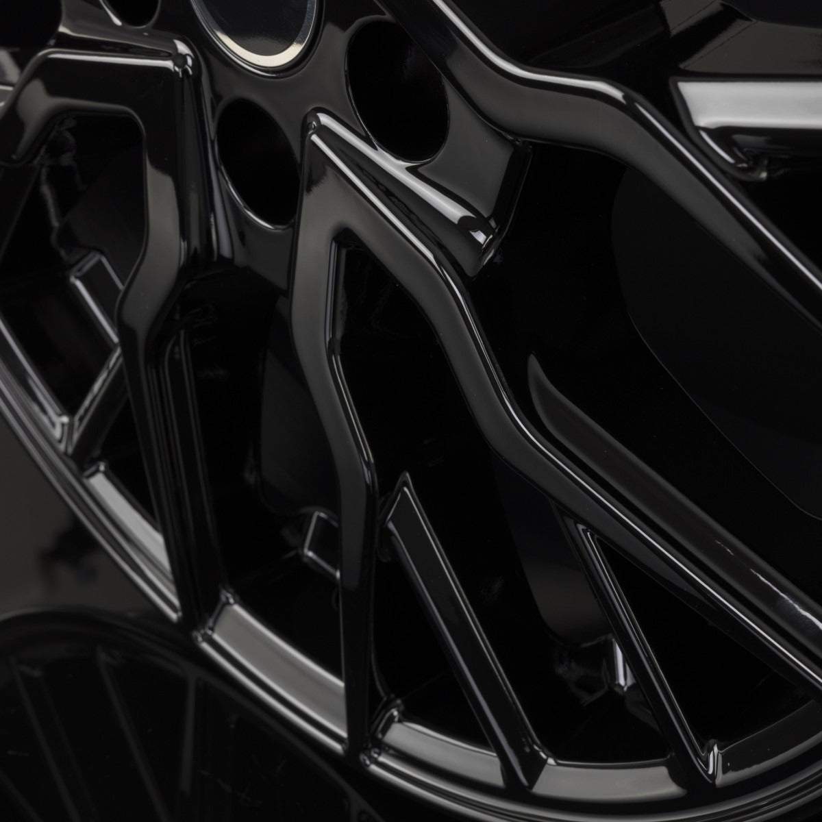 GMP Booster black glossy Alufelge 7.5x17 Zoll ET40 LK 5x114.3 ML66.1 – Bild 8