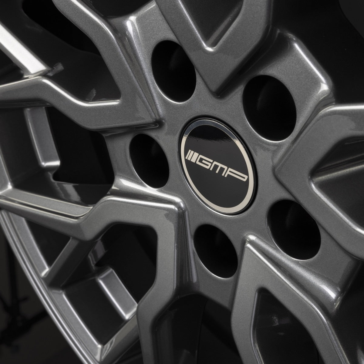 GMP Booster anthracite glossy Alufelge 7.5x17 Zoll ET42 LK 5x108 ML65.1 – Bild 7