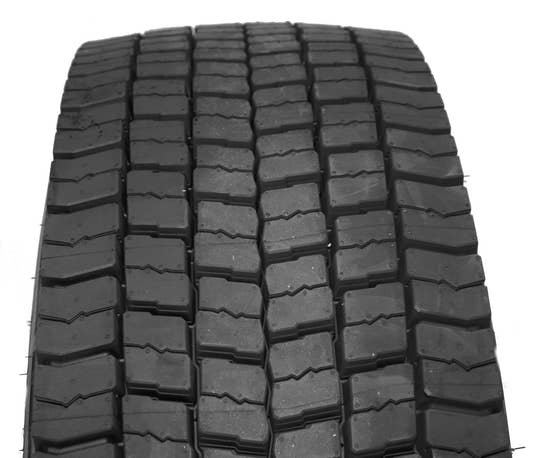 Pirelli TR:01 Triathlon 315/80 R22.5 156L – Bild 2