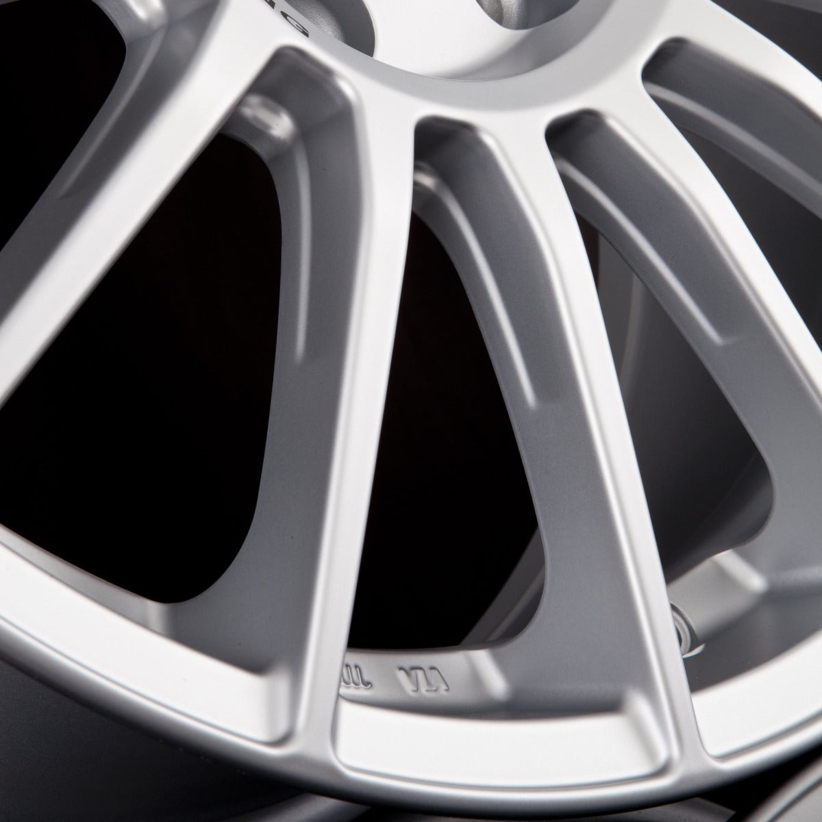 OZ Superturismo LM matt race silver Alufelge 9.5x19 Zoll ET40 LK 5x112 ML75 – Bild 7