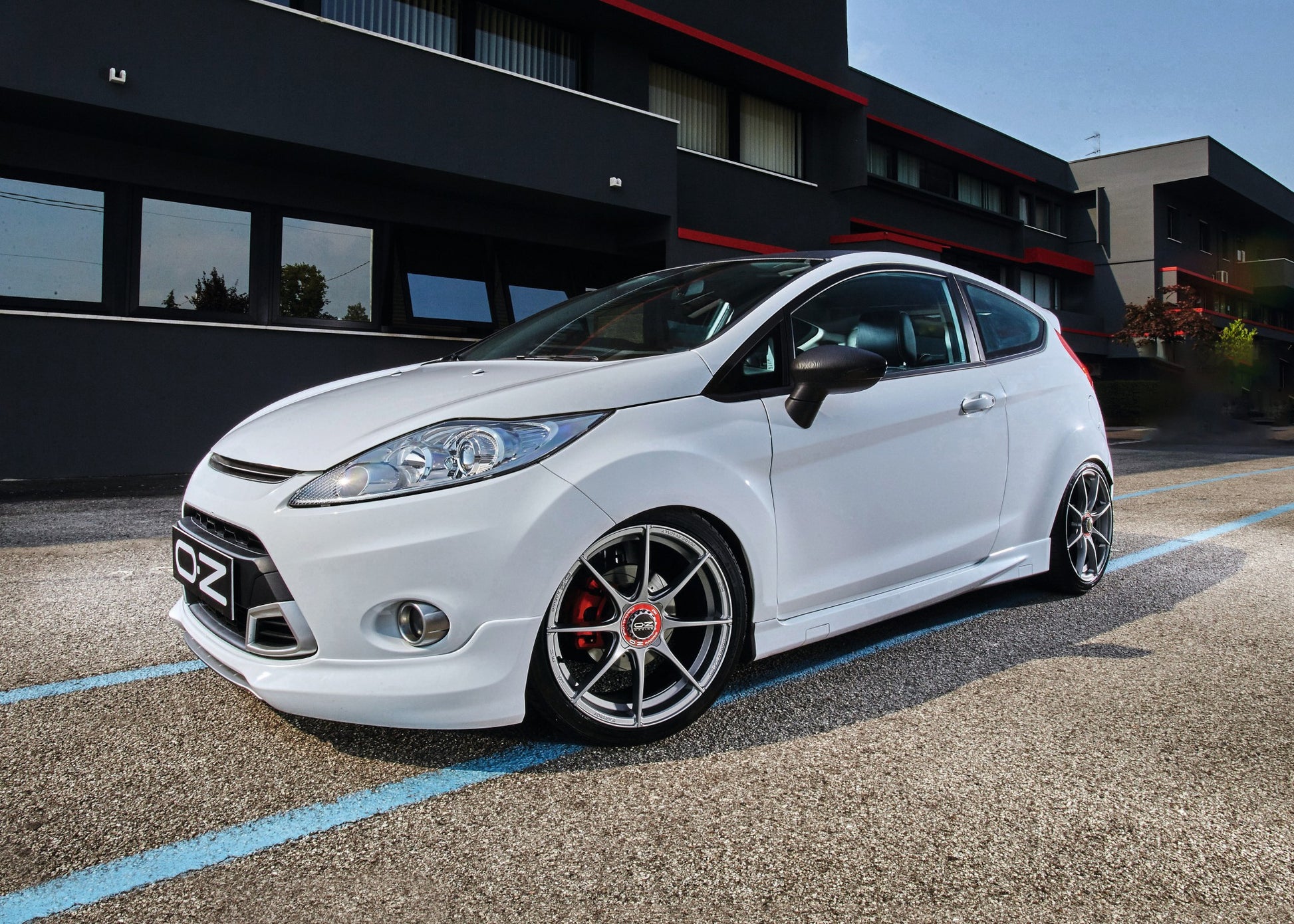 OZ Formula HLT grigio corsa 8x18 ET45 - LK5/114.3 ML75