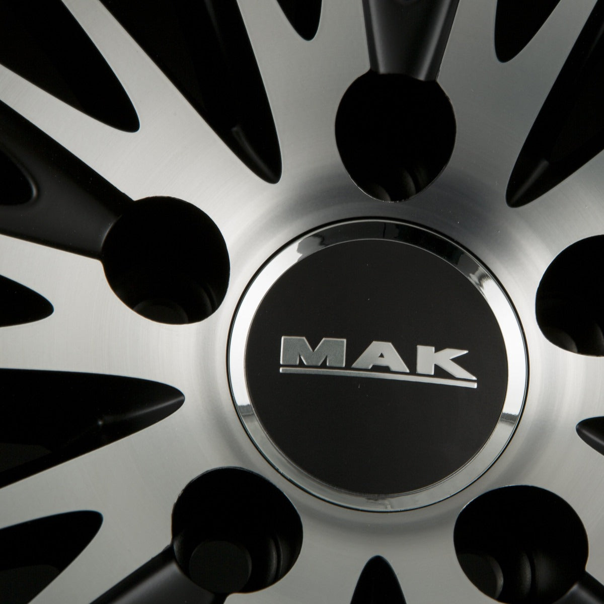 Mak Starlight Ice Black Alufelge 9.5x19 Zoll ET50 LK 5x112 ML66.6 – Bild 3