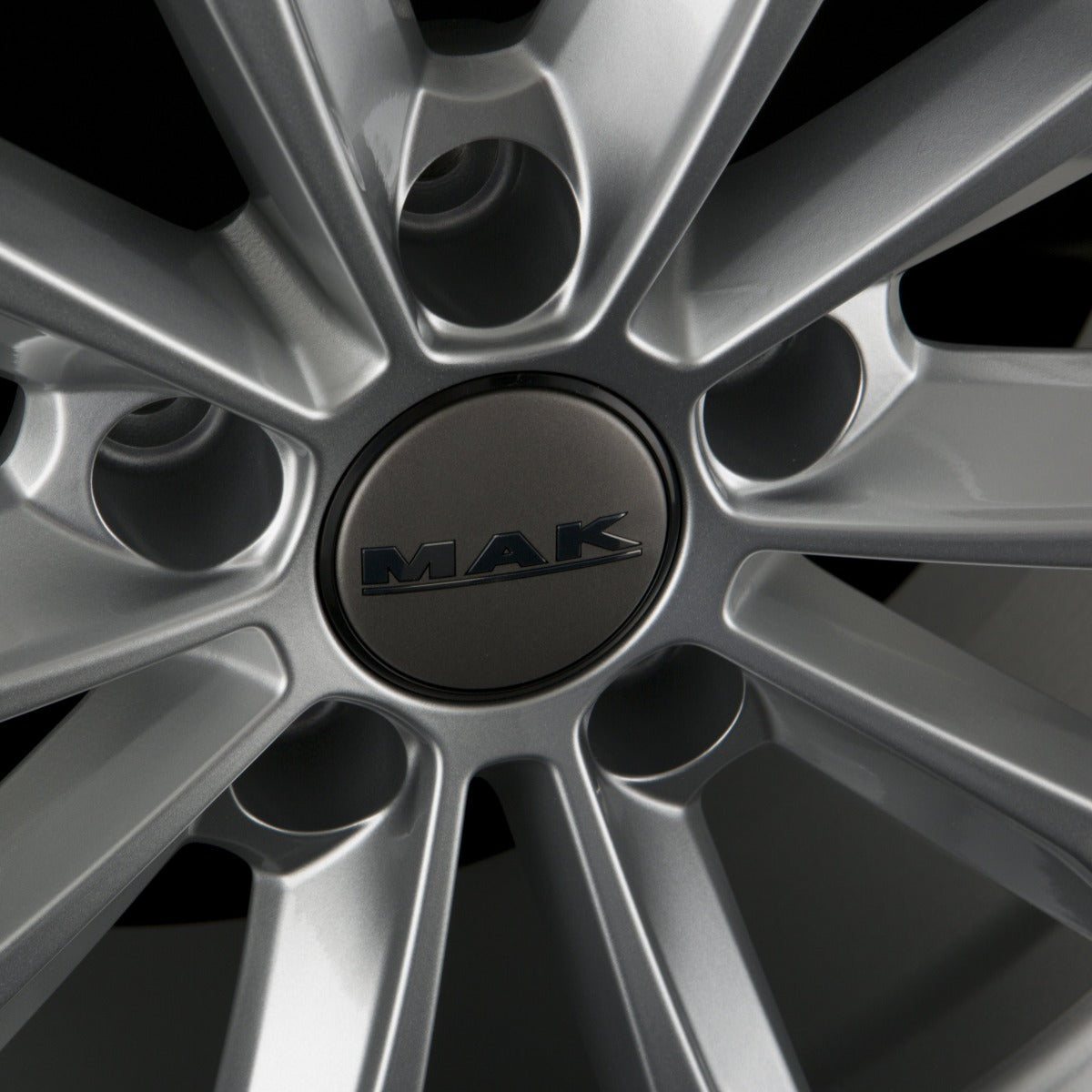 Mak Wolf silver Alufelge 6.5x16 Zoll ET32 LK 5x114.3 ML76 – Bild 5