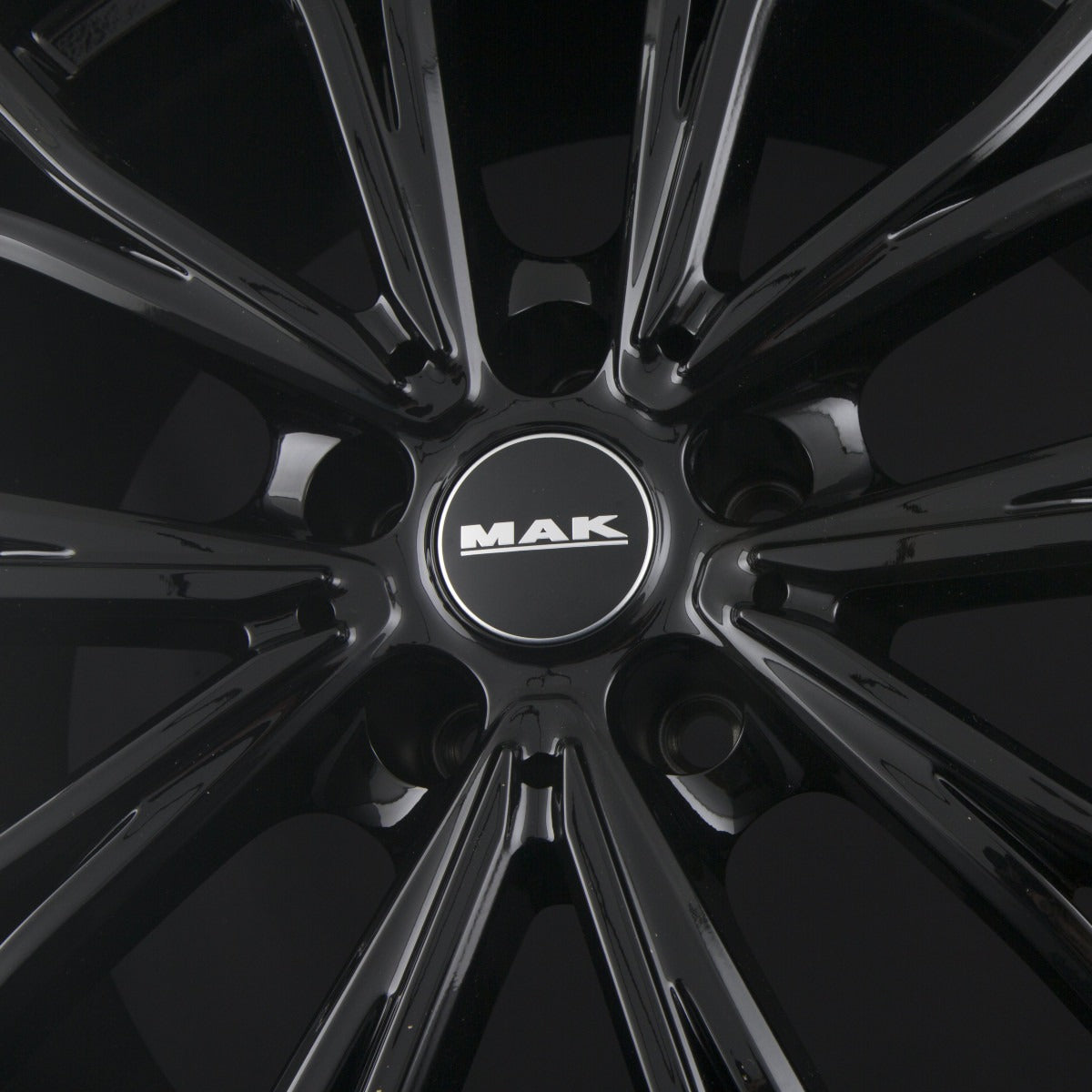 Mak Mark-D gloss black Alufelge 9x20 Zoll ET44 LK 5x112 ML66.6 – Bild 7