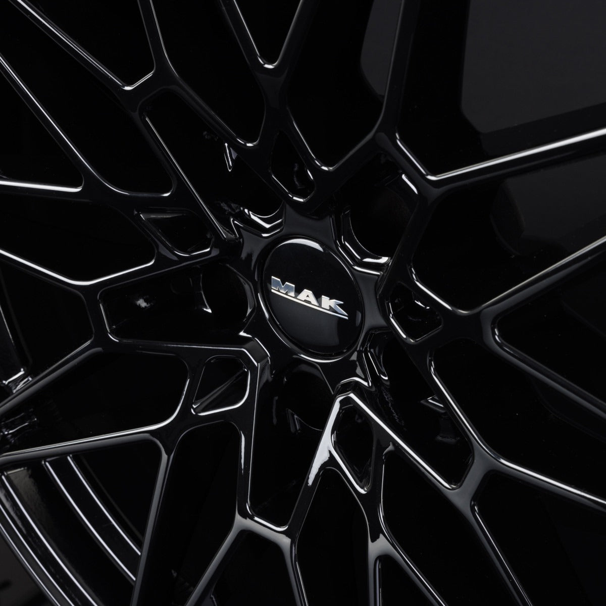 Mak Koenig-D gloss black Alufelge 9.5x19 Zoll ET20 LK 5x112 ML66.6 – Bild 6