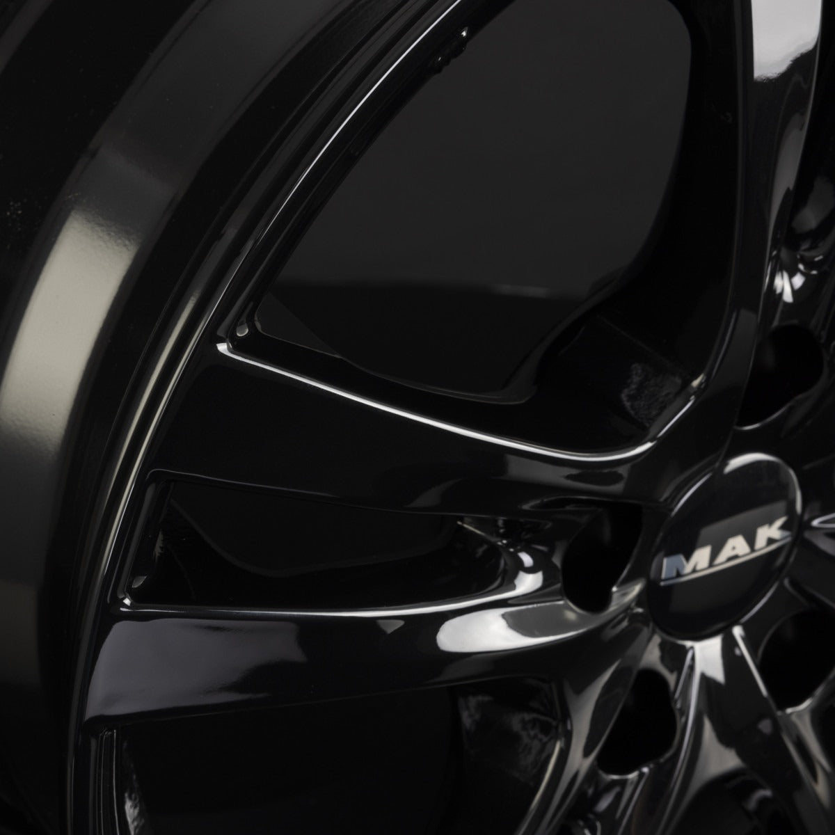 Mak Zenith gloss black Alufelge 8x17 Zoll ET42 LK 5x112 ML76 – Bild 7
