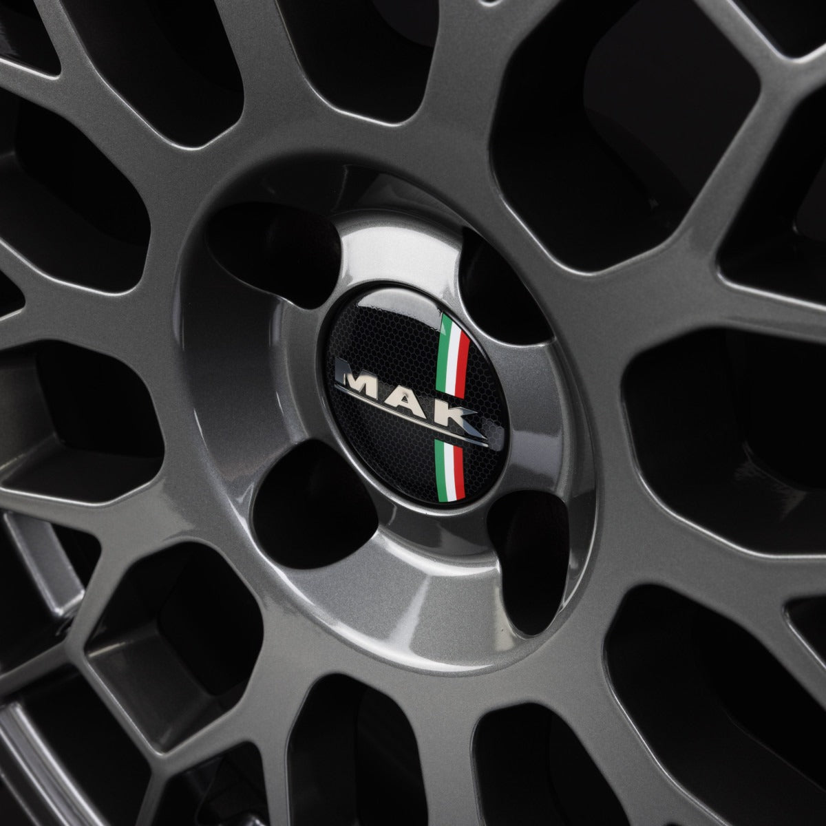 Mak APX gloss gun metallic Alufelge 7.5x18 Zoll ET45 LK 5x114.3 ML76 – Bild 6