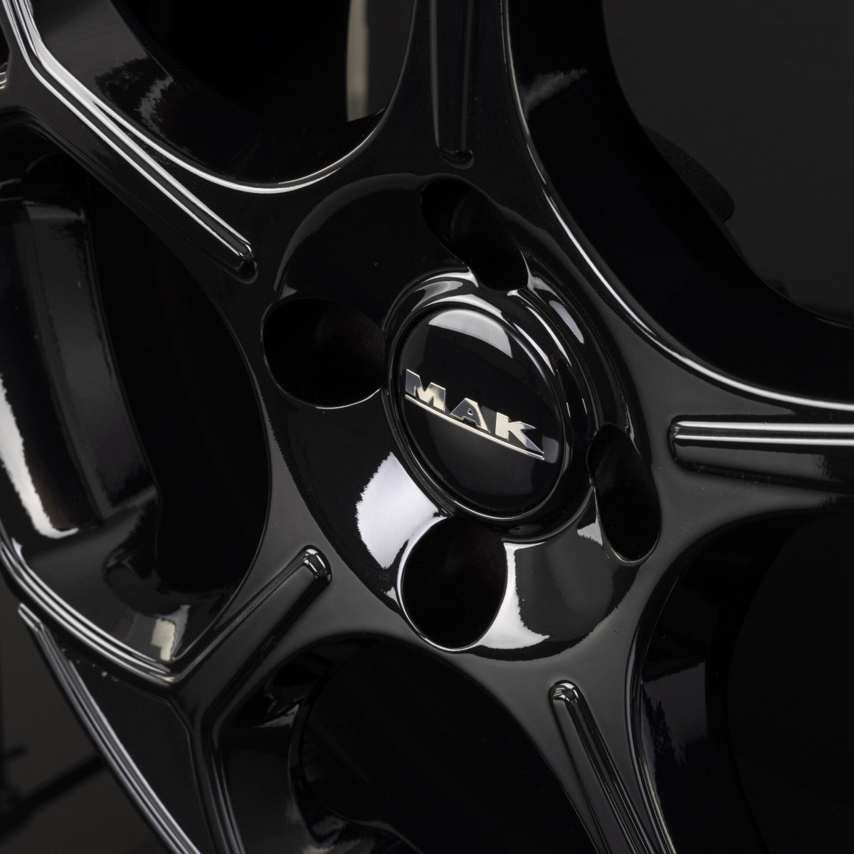 Mak Monza gloss black Alufelge 7x18 Zoll ET35 LK 4x108 ML65.1 – Bild 6