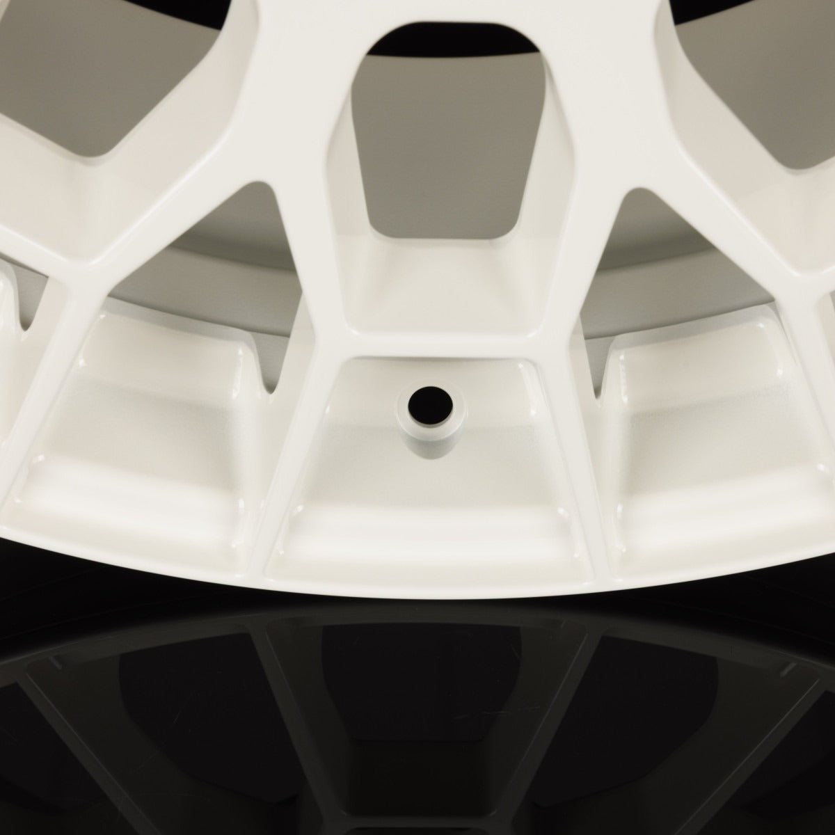 Mak APX gloss white Alufelge 7.5x18 Zoll ET45 LK 5x108 ML72 – Bild 7