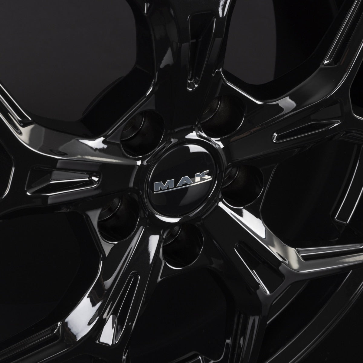 Mak Epica gloss black Alufelge 6.5x18 Zoll ET32 LK 5x114.3 ML66.1 – Bild 6