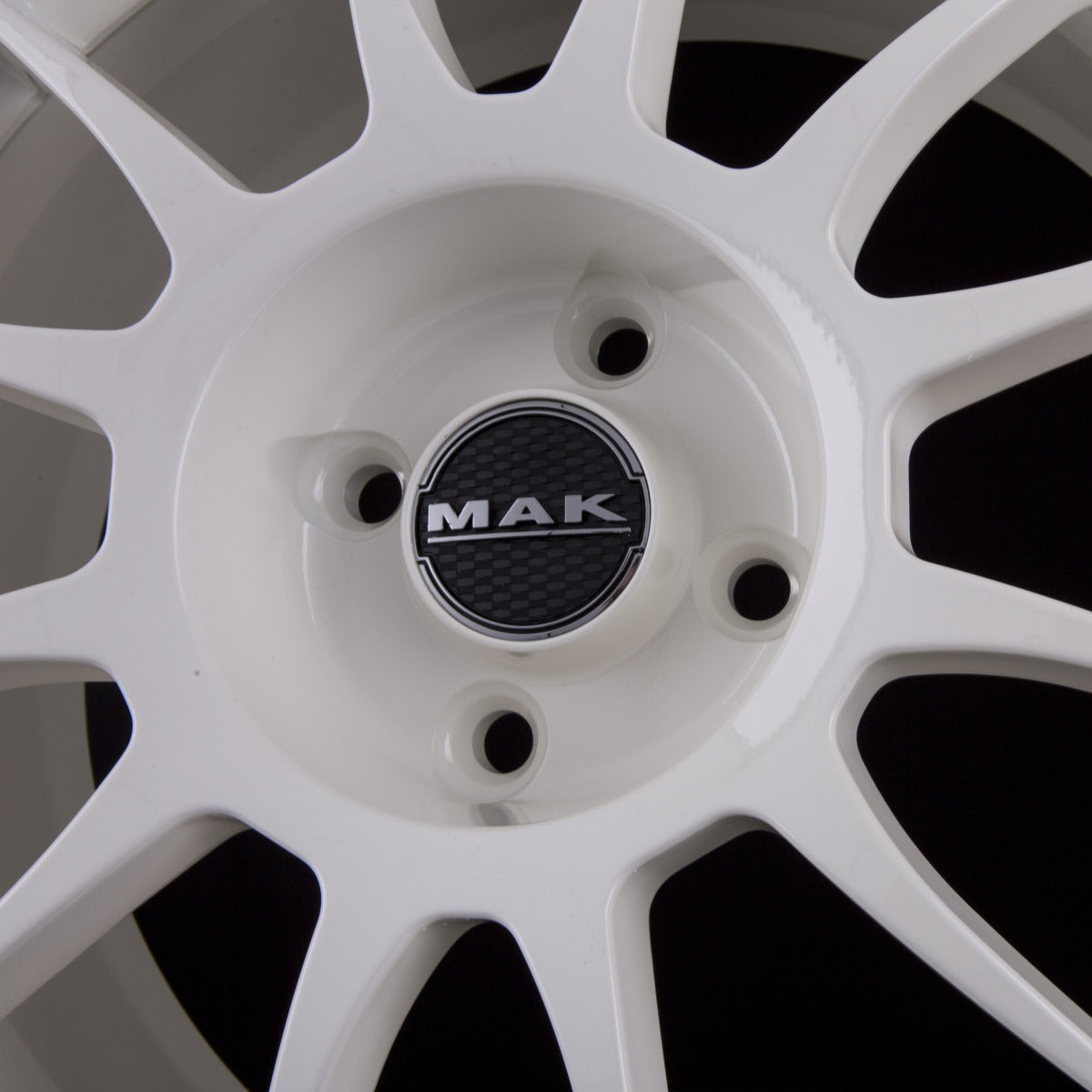 Mak XLR gloss white Alufelge 7x17 Zoll ET35 LK 5x114.3 ML76 – Bild 6