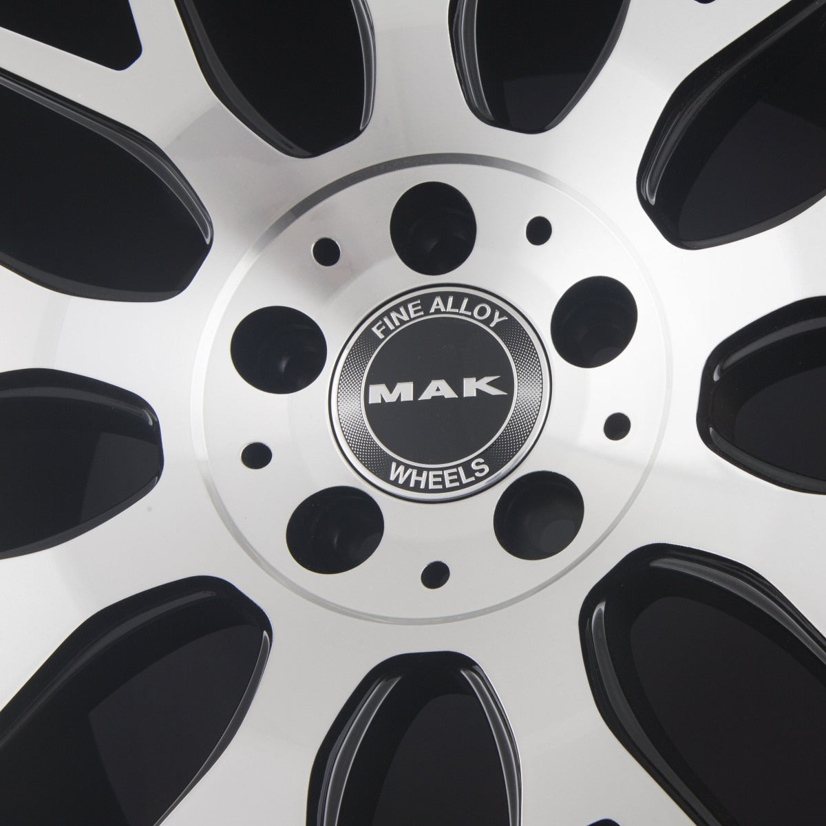 Mak Arrow Black Mirror Face Alufelge 8x18 Zoll ET40 LK 5x112 ML66.6 – Bild 8