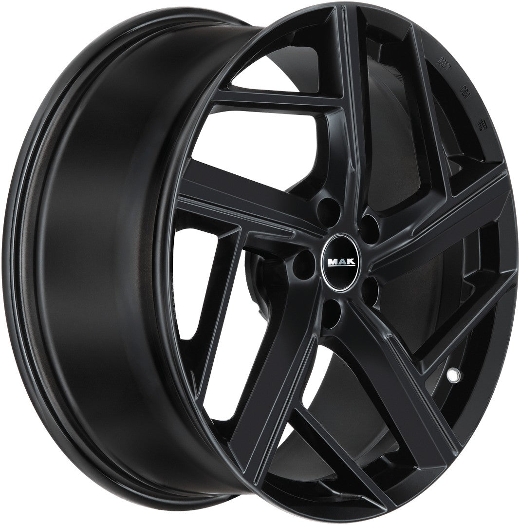 Mak Qvattro gloss black 8x18 ET26 - LK5/112 ML66.45