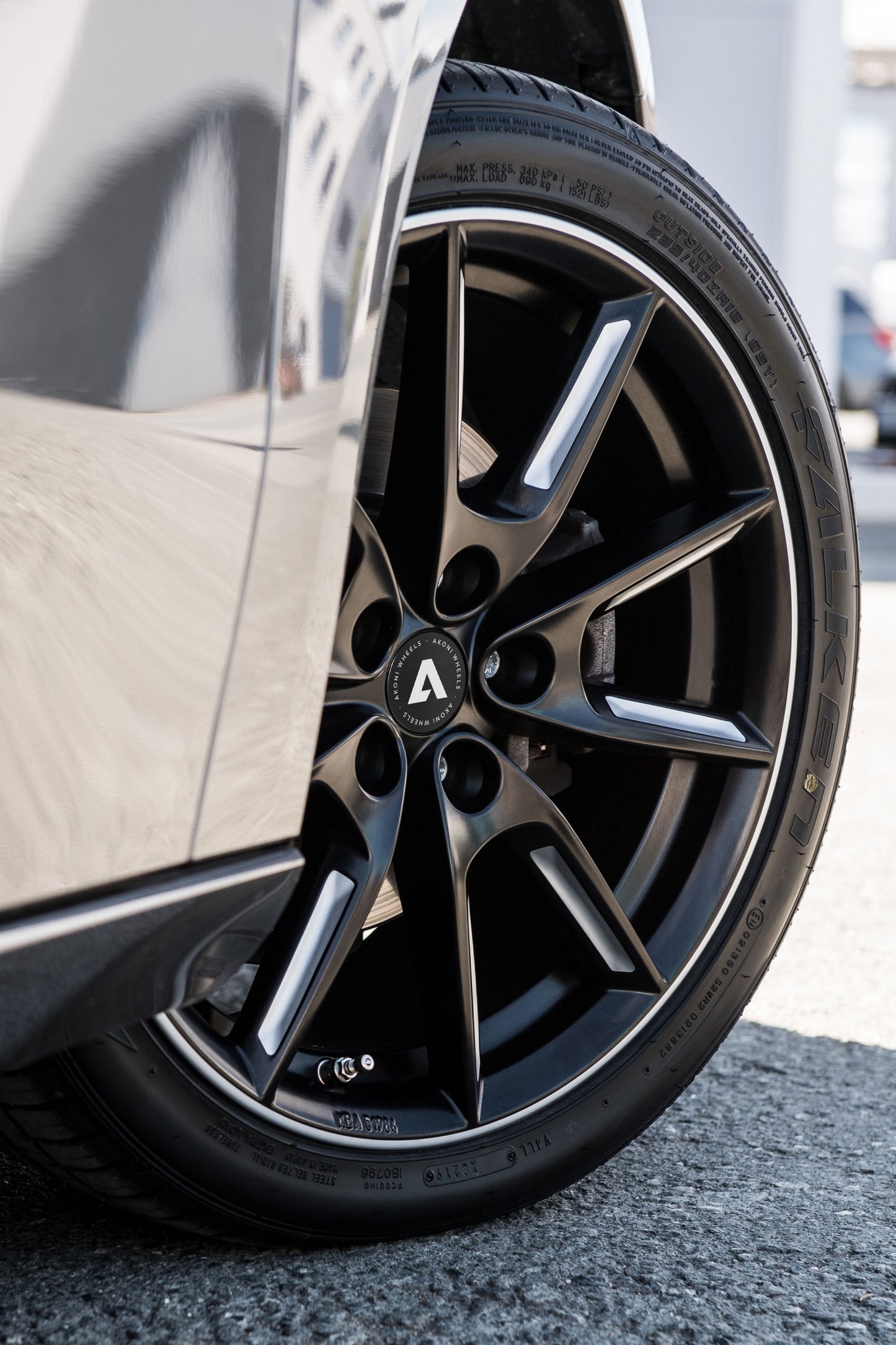 Akoni AK09 black matt silver spoke rim Alufelge 8x18 Zoll ET45 LK 5x108 ML72.5 – Bild 5