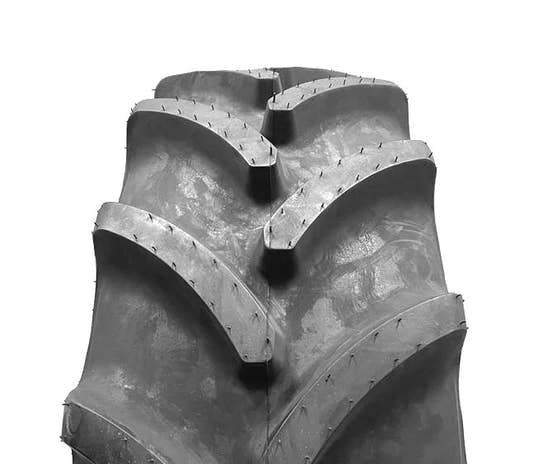 Vredestein Traxion 70 380/70 R20 132D – Bild 2